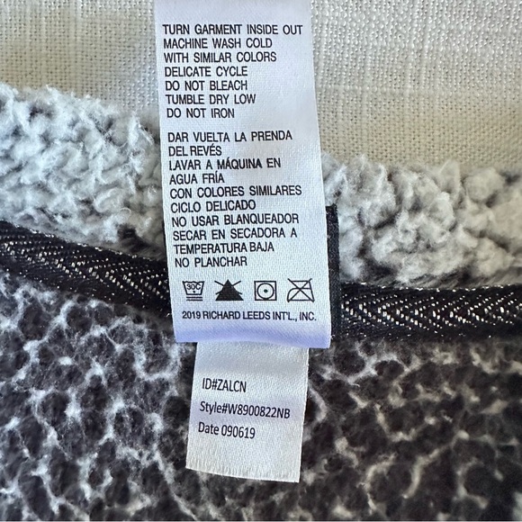 Nightmare Before Christmas Sweater Womens M 8-10 Jack Skellington Fleece Top - Picture 6 of 8